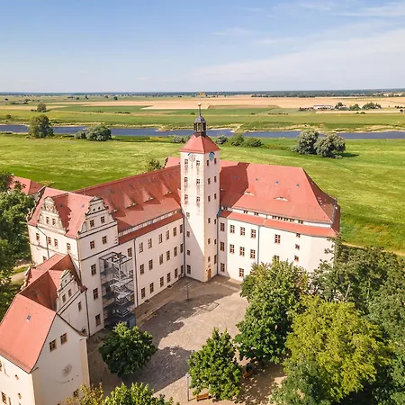 Apartment Zentral Und Ruhig Mit Kueche, Gemuetliches Bett *